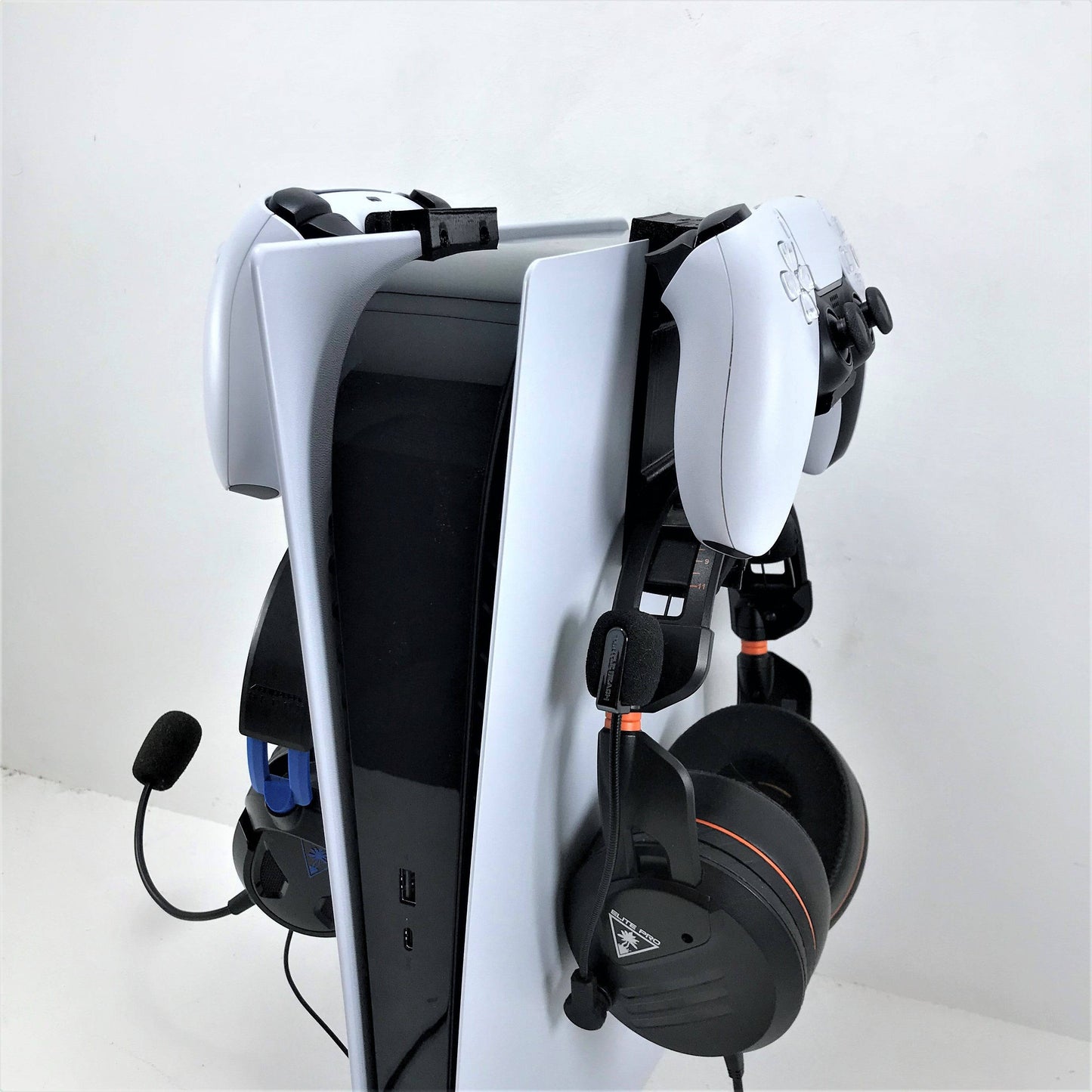 3D Cabin PS5 Controller & Kopfhörer Halterung für PlayStation 5 Digital oder Disc DualSense (Links- und Rechtspaket)