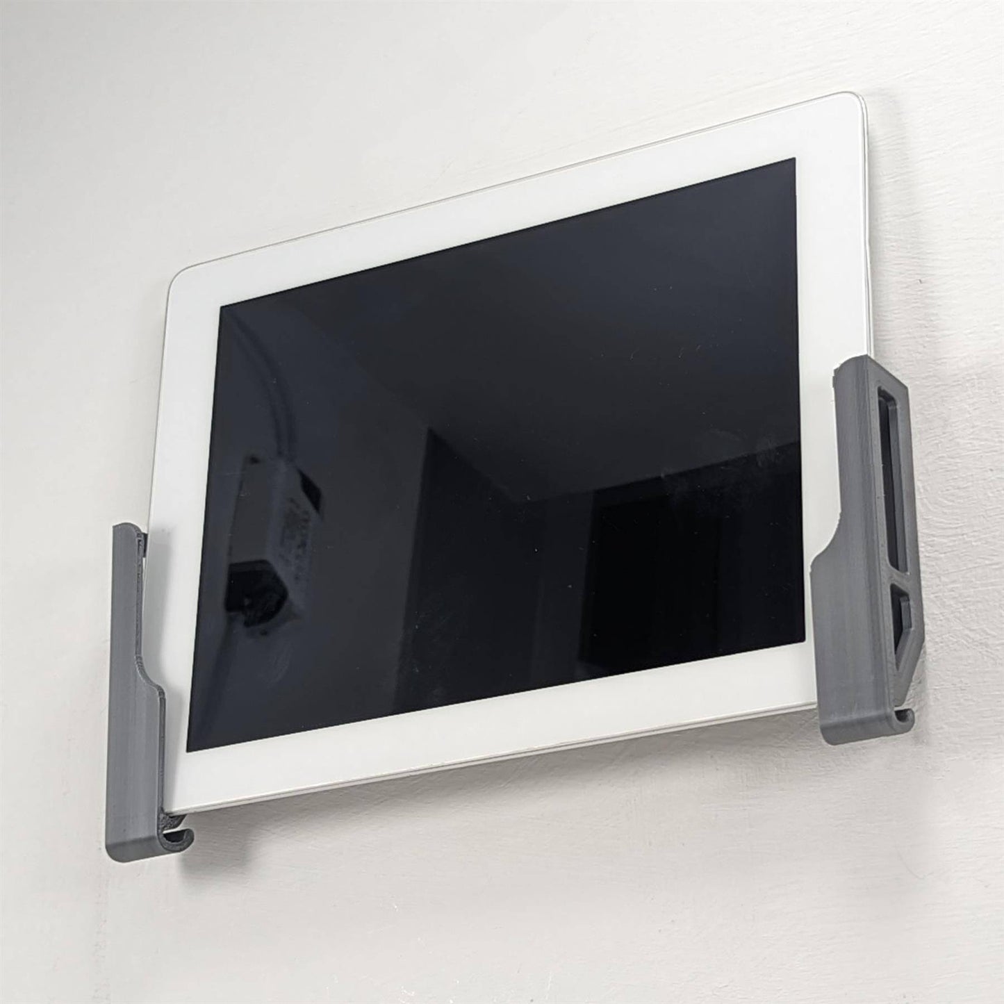 Tablet Wandhalterung Universal mit Kabelhaken (bis 19mm Dicke)