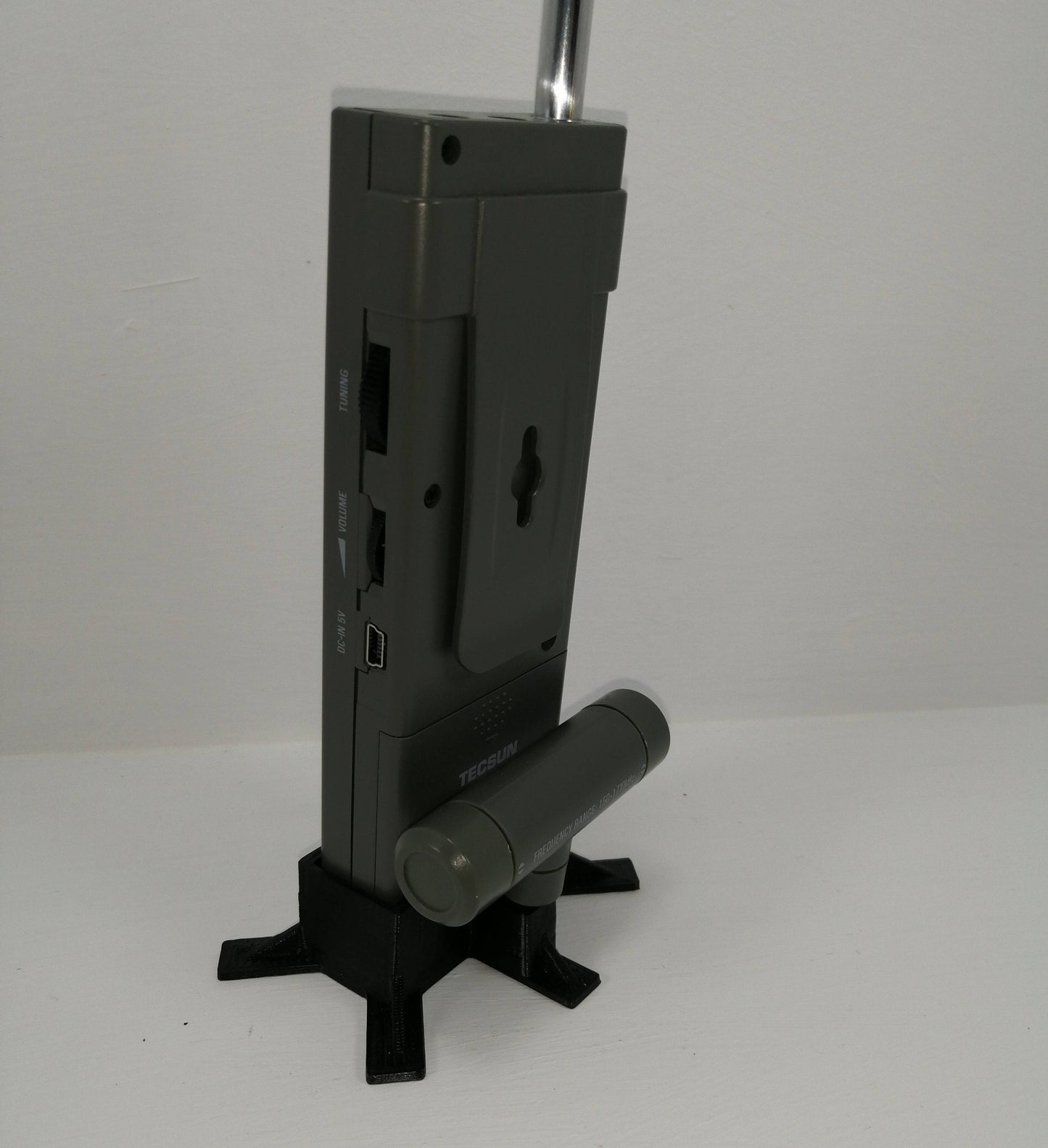 Desk Stand For Tecsun Pl-365 / Pl-360 Radio : Black Also Fits County Comm Gp-5/Ssb