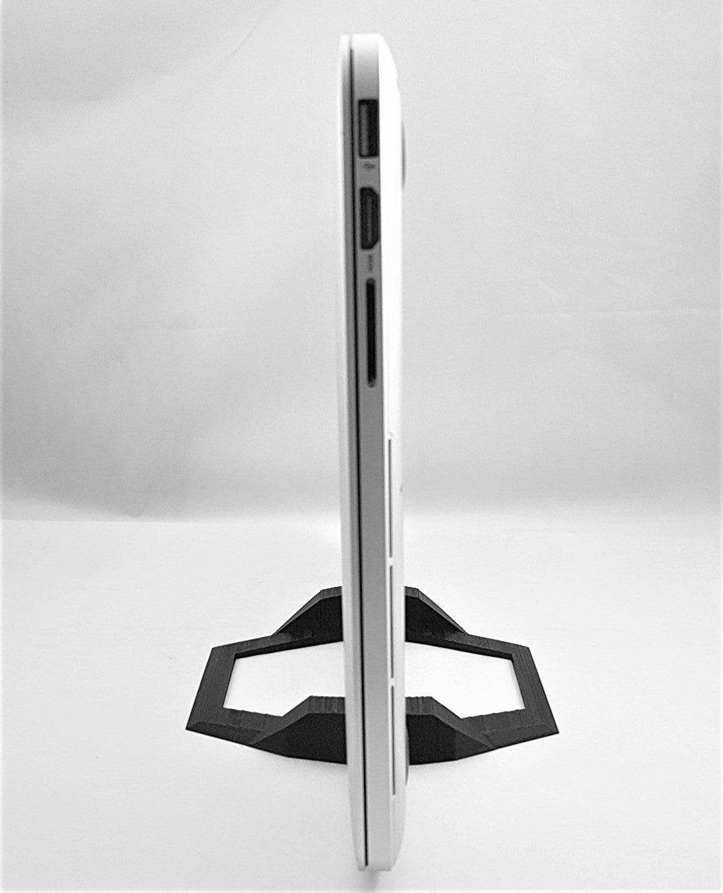 Macbook Retina Vertical Desk Stand Black : For Both 13" And 15" Retina Macbook Pro Models