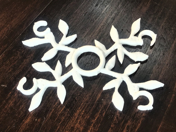 Wine Bottle Glass Holder/Butler For Four Glasses: White Vine Style