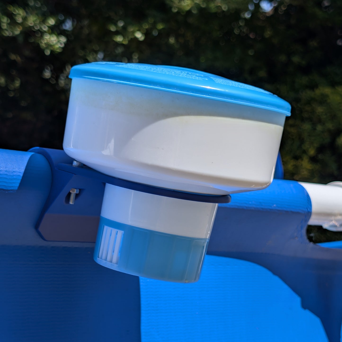 Floating Chlorine Dispenser Holder for Round Above Ground Pool Rails