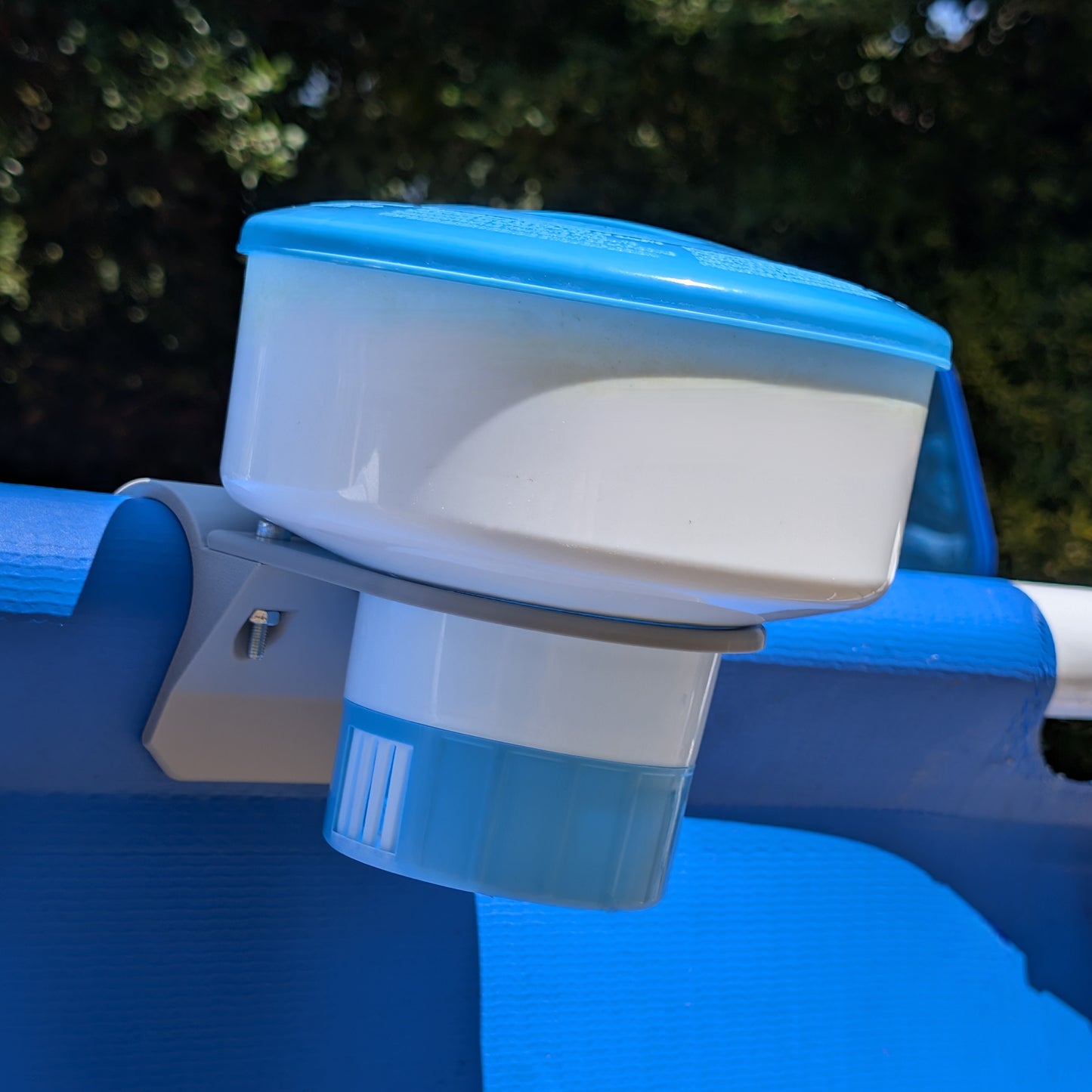 Floating Chlorine Dispenser Holder for Round Above Ground Pool Rails