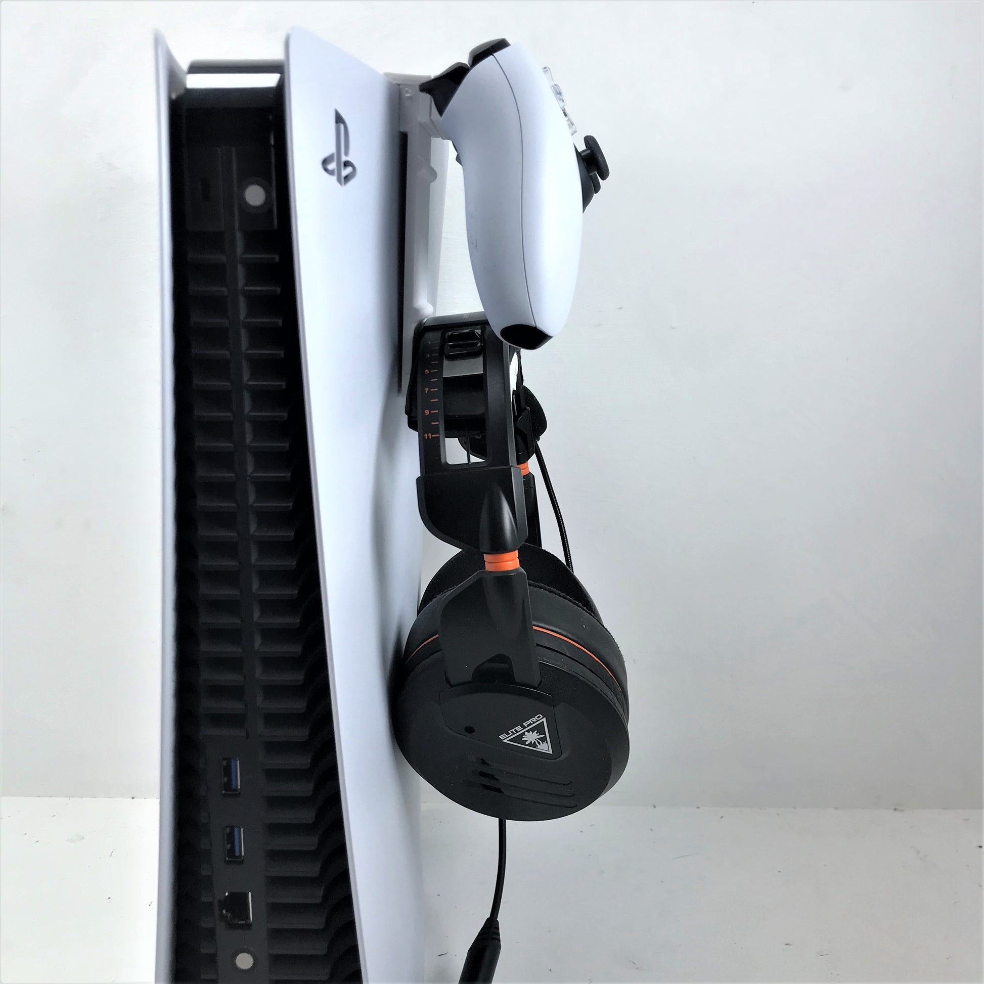 3D Cabin PS5 Controller & Headphone Console Bracket Mount Holder For Play Station 5 Digital Or Disc DualSense - 3DCabin