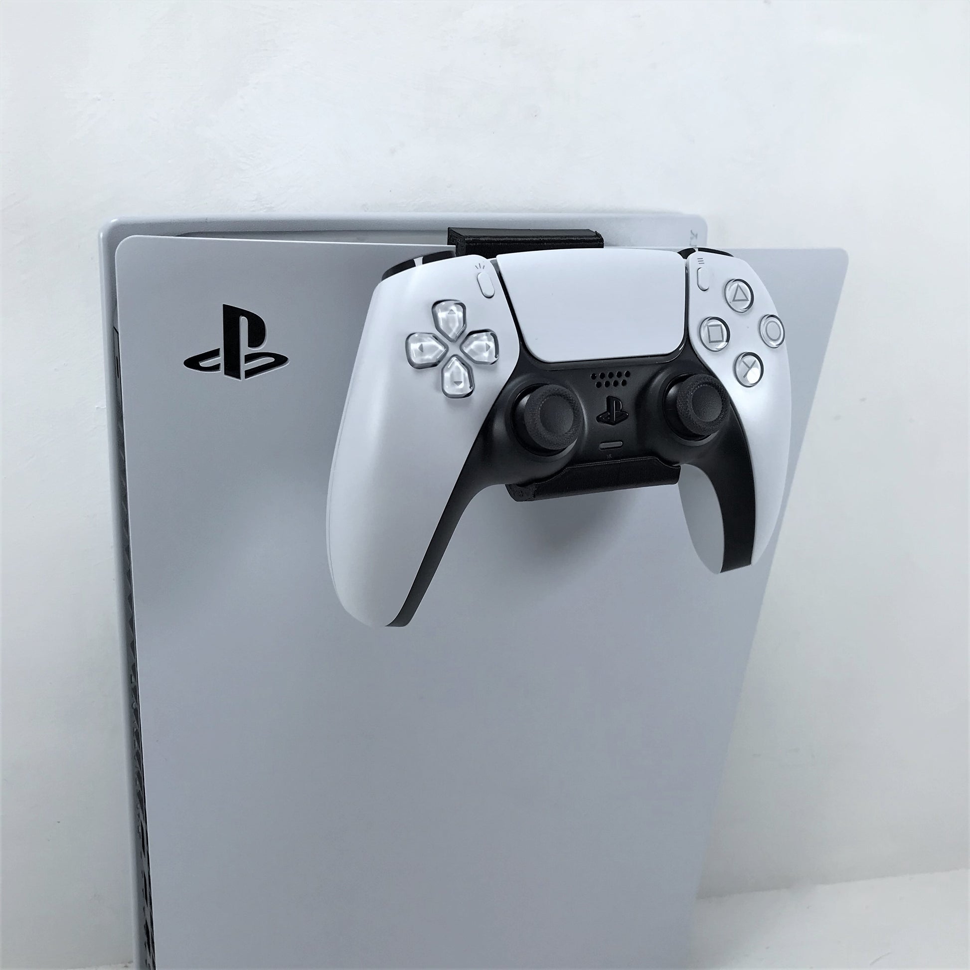 3D Cabin PS5 Single Controller Console Mount Controller Holder Bracket For Play Station 5 Digital Or Disc DualSense - 3DCabin