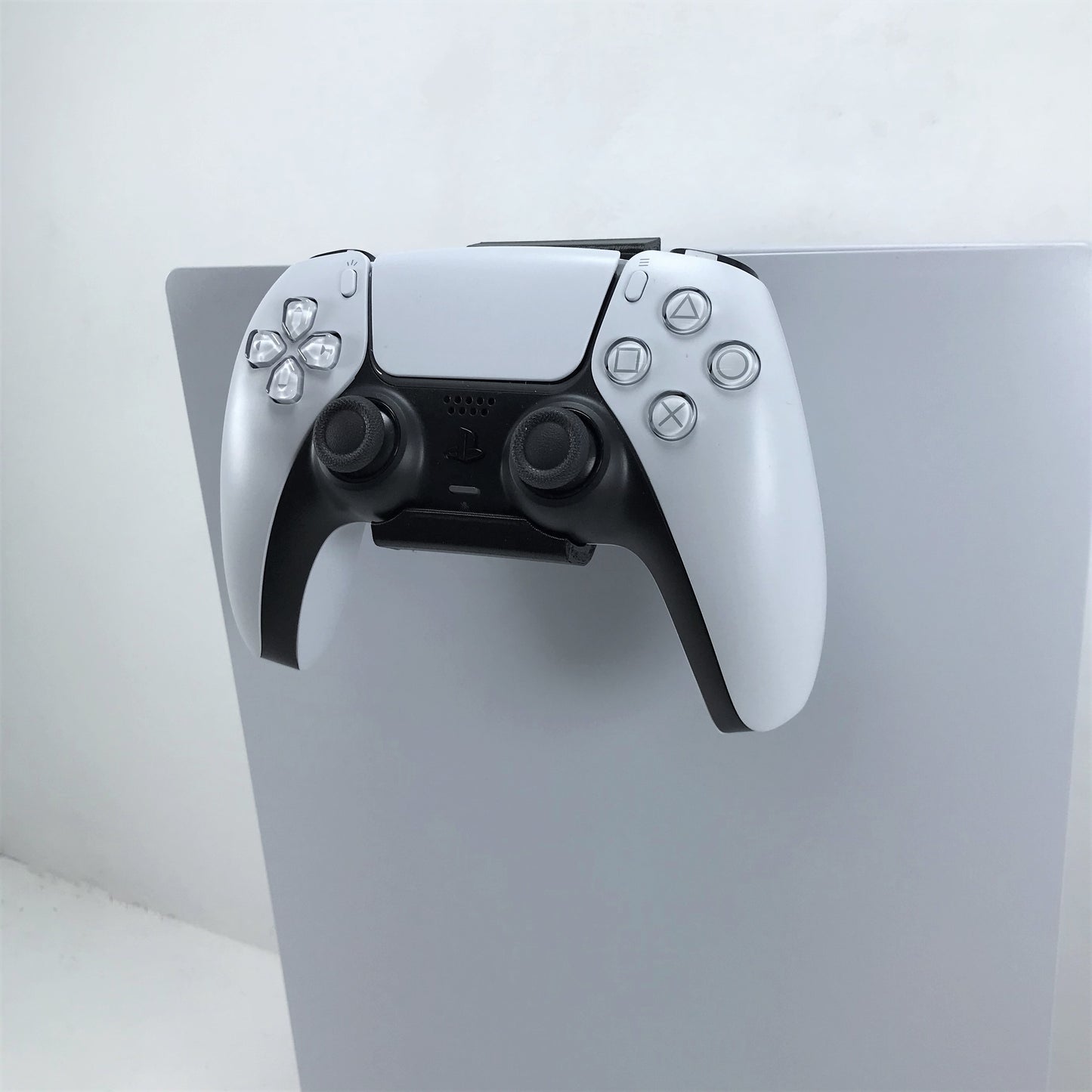 3D Cabin PS5 Single Controller Console Mount Controller Holder Bracket For Play Station 5 Digital Or Disc DualSense - 3DCabin