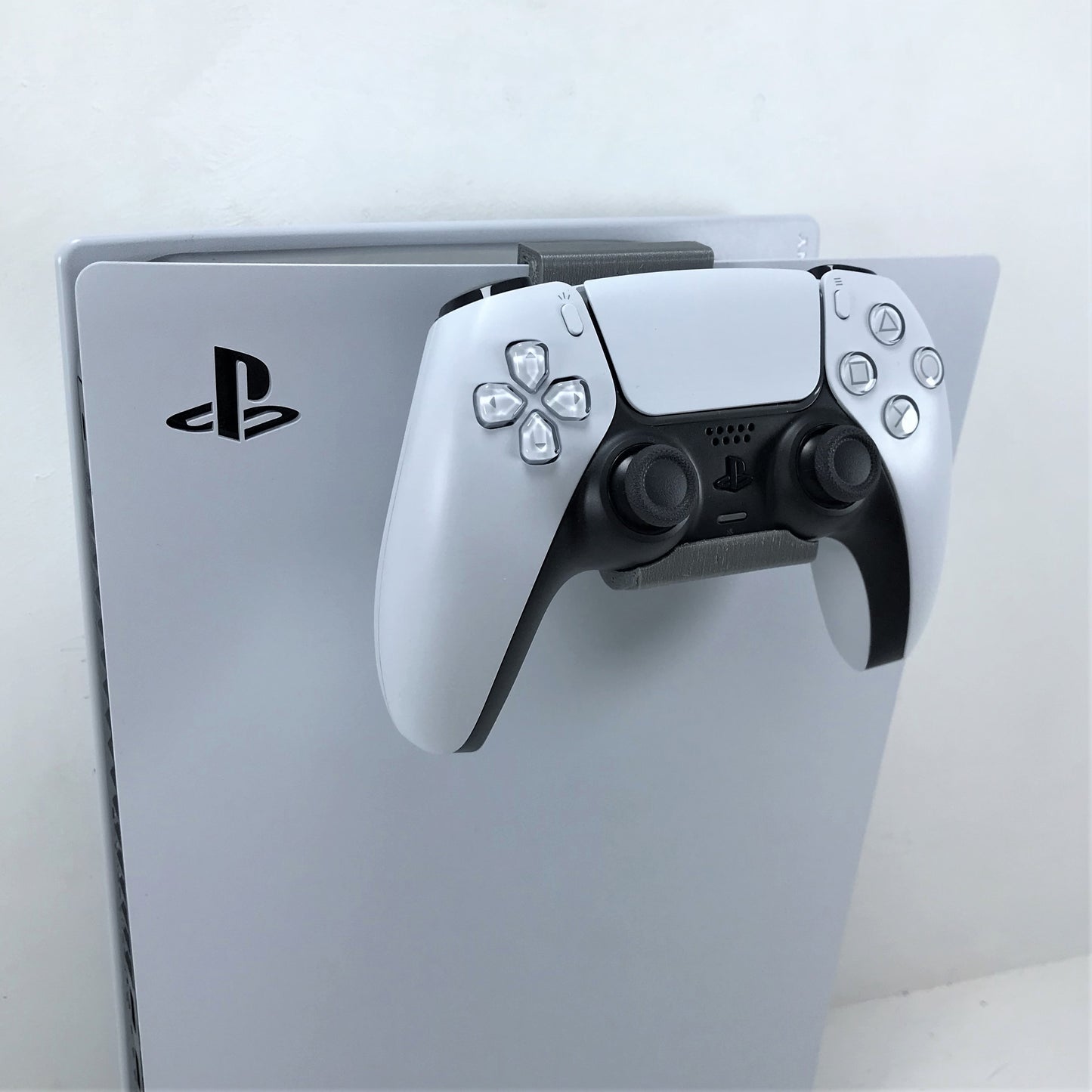 3D Cabin PS5 Single Controller Console Mount Controller Holder Bracket For Play Station 5 Digital Or Disc DualSense - 3DCabin