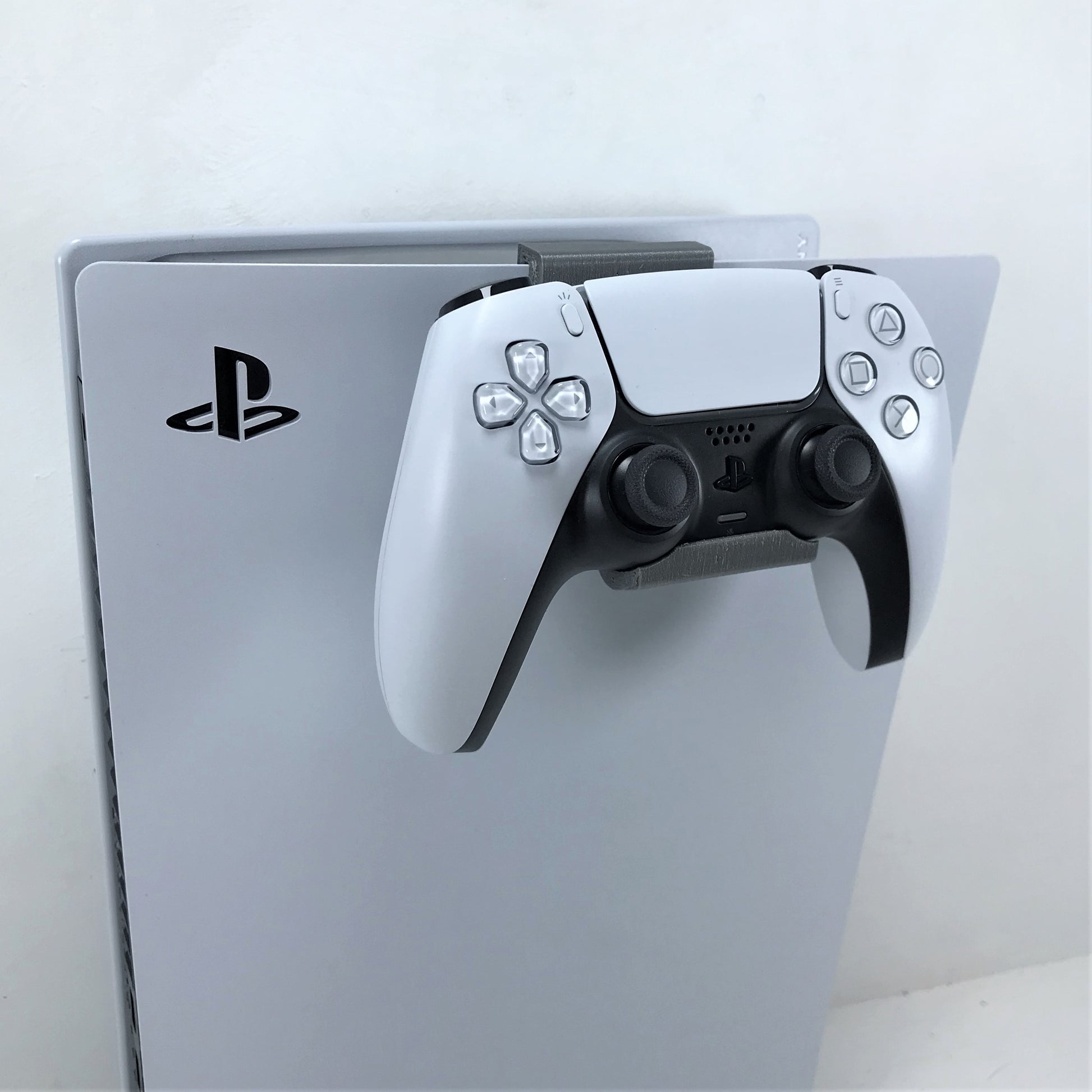 3D Cabin PS5 Single Controller Console Mount Controller Holder Bracket For Play Station 5 Digital Or Disc DualSense - 3DCabin